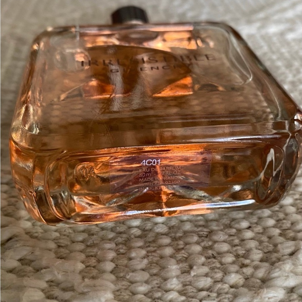 Givenchy - Picture 3 of 3